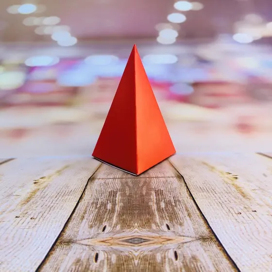 8 caixa cone pirâmide lembrancinha festas doces cores e temas VERMELHO 77.4