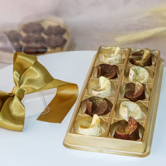 40 CAIXA DOURADO C/10 CAVIDADES P/BOMBONS 14000 BWB EMBALAGEM (CHOCO)