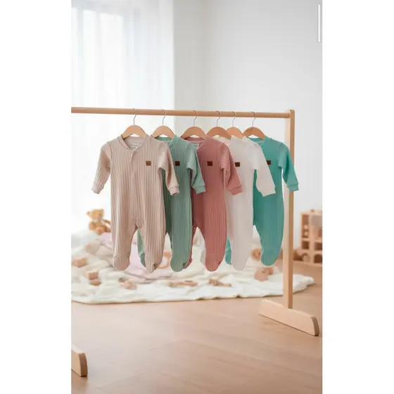 Kit 4 Macacão Suedine Liso para Bebê com Cores Minimalista