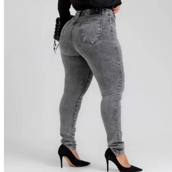 Calça Jeans Plus Size Sal e Pimenta com Lycra Cintura Alta empina bumbum