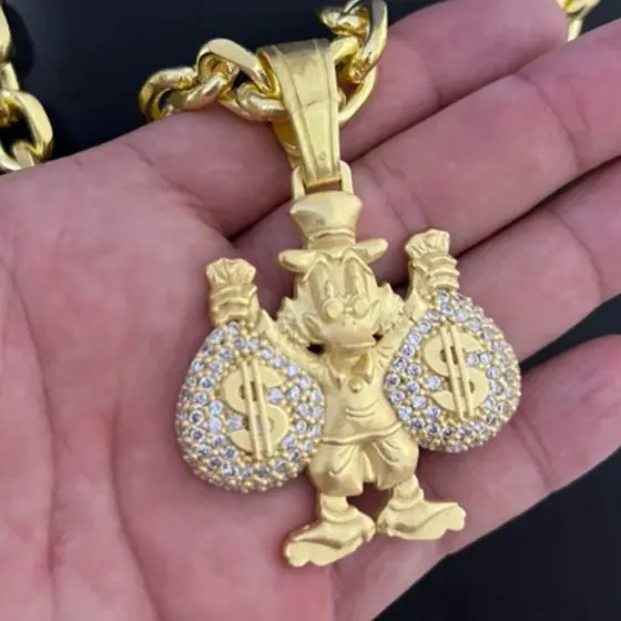Pingente tio patinhas de moeda antiga pemium pura