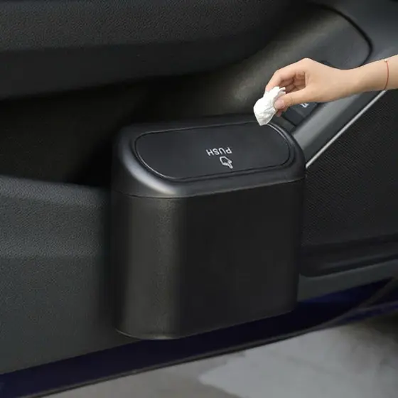 Mini Lixeira Portátil Para Veículos Preta com Tampa (6704)