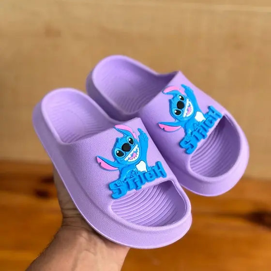 Chinelo Nuvem Infantil Sticth confortável