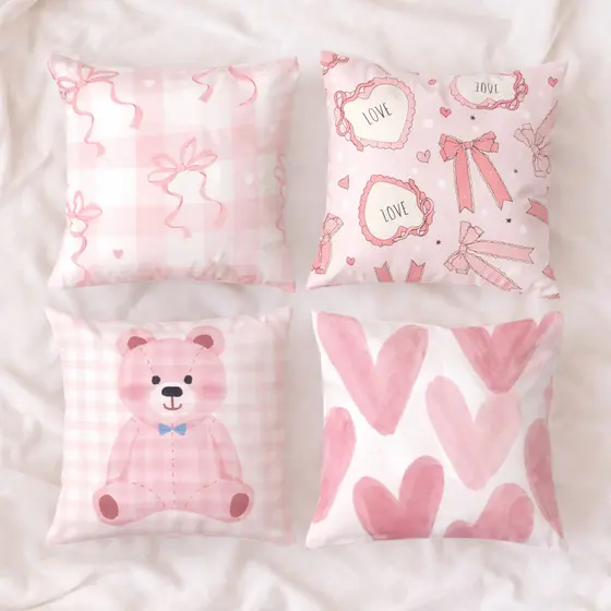Kit 4 Almofada Decorativa Rosa Romântica – Ursinho, Corações e Laços 40x40