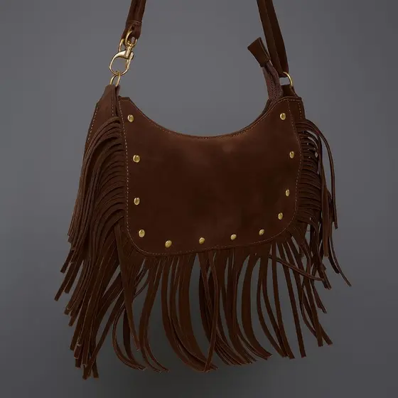 Bolsa de Ombro com Franjas e Acabamento Fino para Looks Despojados Estilo Livre