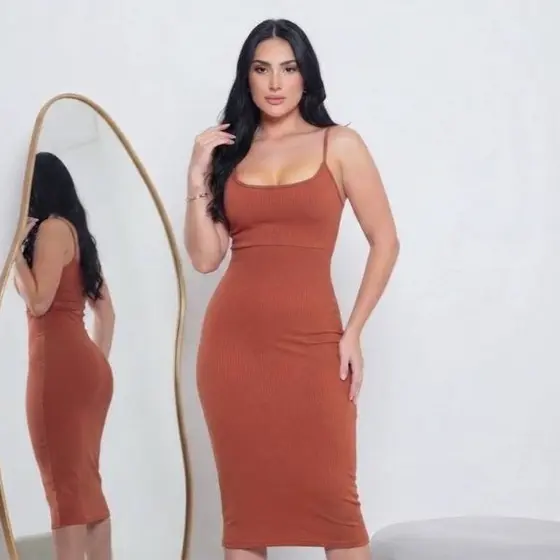 Vestido Bella Vestido Midi Tubinho Coladinho com Alças Finas Elegância e Conforto em um Único Vestido Moda Casual