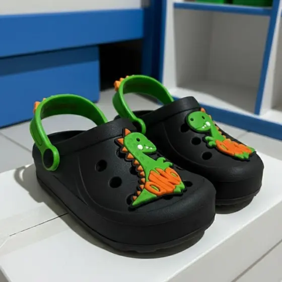 Sandália Infantil para Menino Enfeites Dino, Macio Divertido Antiderrapante Promoção