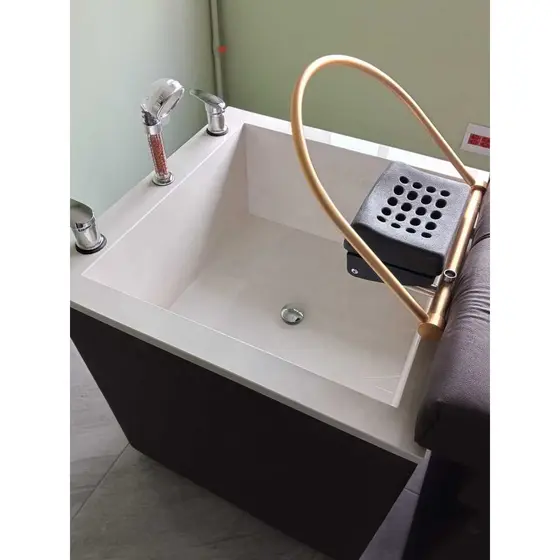 Cuba Head Spa para Terapia Capilar Lavatório Salão de Beleza em Porcelanato Com Válvula Click E Base de Apoio