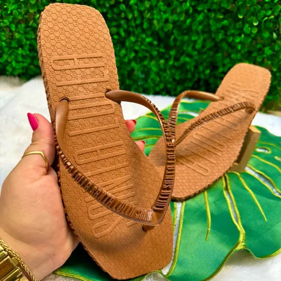 Chinelo Feminino Bico Quadrada Cor Terracota Sandália