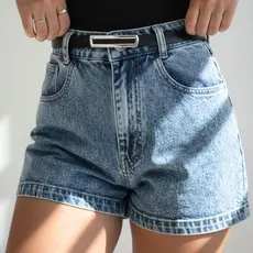 Short Jeans Feminino Marmorizado Sem Lycra Cintura Alta com Bolsos Compridinho Soltinho Confortável