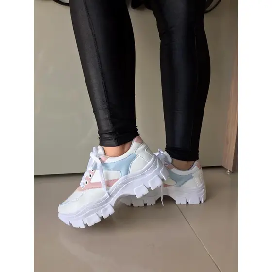 Chunky Comfort: Tênis Plataforma Feminino Adulto, Estilo Blogueira com Conforto em Destaque!