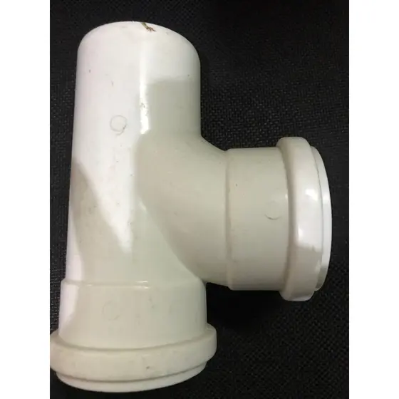 Tee de esgoto de 75mm também para calhas da marca Amanco
