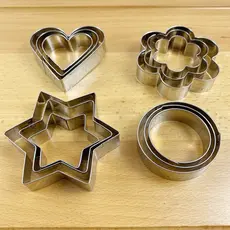 Cortador  Biscoito Molde Biscoitos Confeitaria Forma Estrela Coração Círculo Flor Aço. Inox Kit 12 Peças yh8092