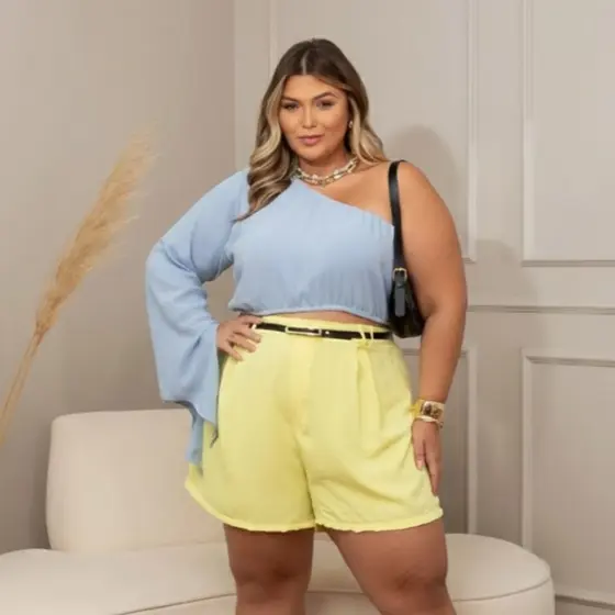 Cropped Plus Size Assimétrico Com Um Ombro E Manga Deslumbrante