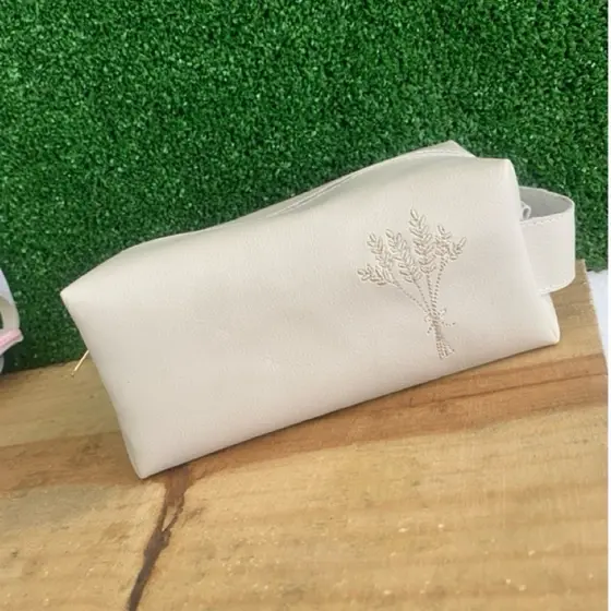 Bolsinha multifuncional bordado minimalista, necessaire super espaçosa