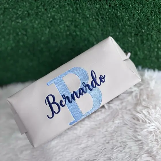 NECESSAIRE/BOLSINHA MULTIFUNCIONAL BORDADA NOME E INICIAL COM ALÇA