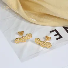 Brinco Elegantes Delicado Femininos Antialérgico Folheado Ouro 18k Flor Trio