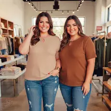Kit 2 Blusas Plus Size Feminina Viscolycra Soltinha Com Decote Gota Confortável