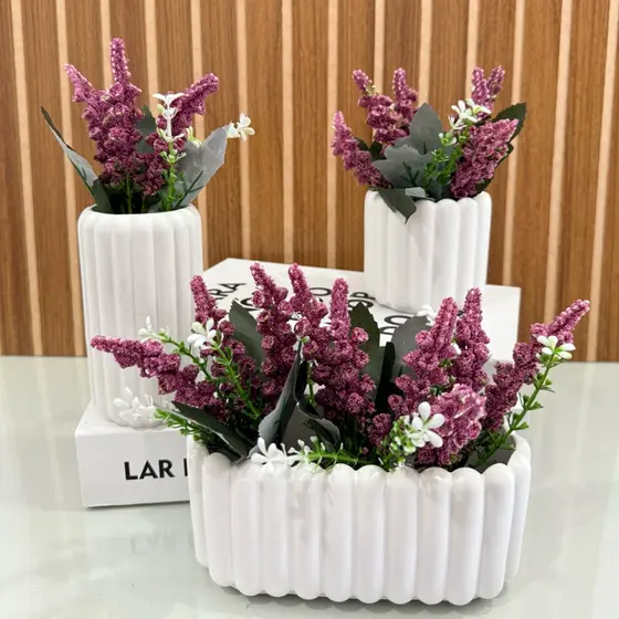 Kit 3 peças vasos canelados jardineiras/floreiras com plantas artificiais, flores do campo