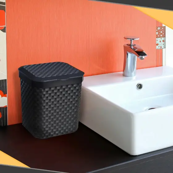 Lixeira 5 Litros Multiuso Pia Cozinha Rattan Com Tampa De Plástico Resistente Preta Resistente