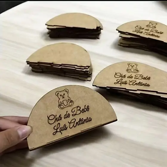 PORTA GUARDANAPO PERSONALIZADOS EM MDF CRÚ