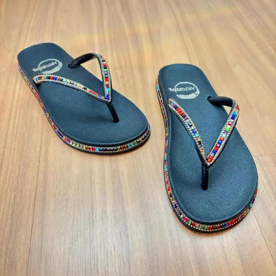 Chinelo Papete Feminina Pedrinhas Coloridas Leve Confortavel Moda Blogueira Art Bahamas