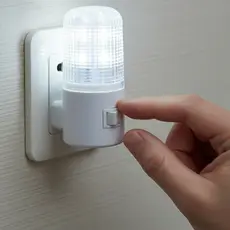 Mini Abaju Luminaria De Tomada Para Quarto Infantil Corredor Escadas