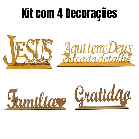 Enfeite Decorativo Frase Aqui Tem Deus em Cada Detalhe com Base para Sala, Mesa e Ambientes