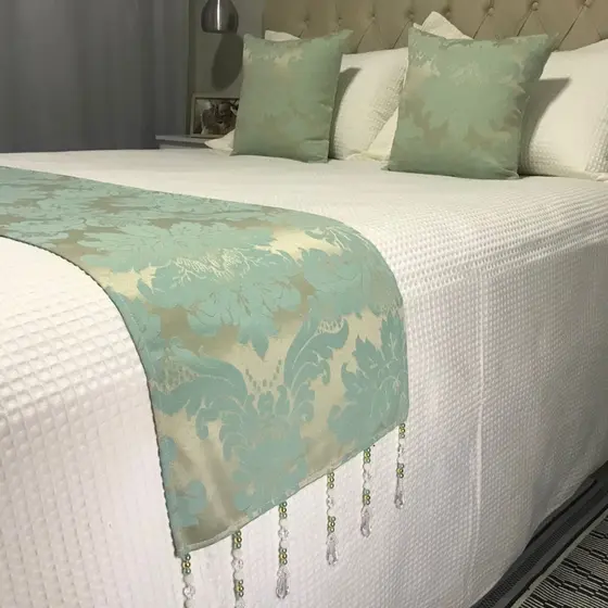 Peseira Casal/Queen Com Pedraria Jacquard 2 Capas Almofadas