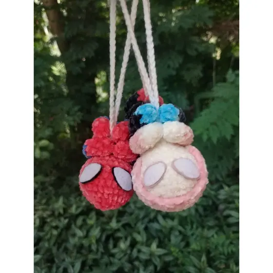 Chaveiro do Homem-Aranha em Amigurumi