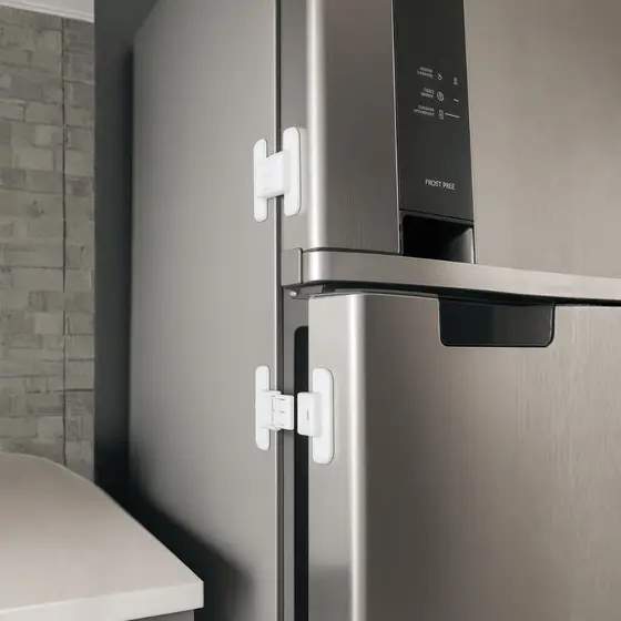 Trava de Segurança Para Geladeira Gavetas Multiuso Adesiva Protetor Infantíl Fechadura Porta Armário
