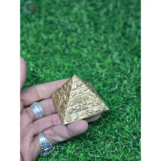 Pirâmide do Egito com Símbolos para Decoração 5 cm em Resina