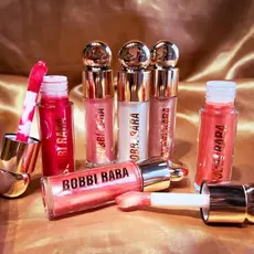 Gloss Labial Bobbi Rara – Brilho Intenso e Sofisticação