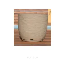 Vaso Grande Decorativo Redondo Texturizado em Polietileno Área Externa N4 50 x 40 Acompanha Prato Coletor