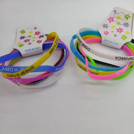 kit 6 pulseira de silicone, pulseira de borracha frases variadas Jesus,felicidades, saúde