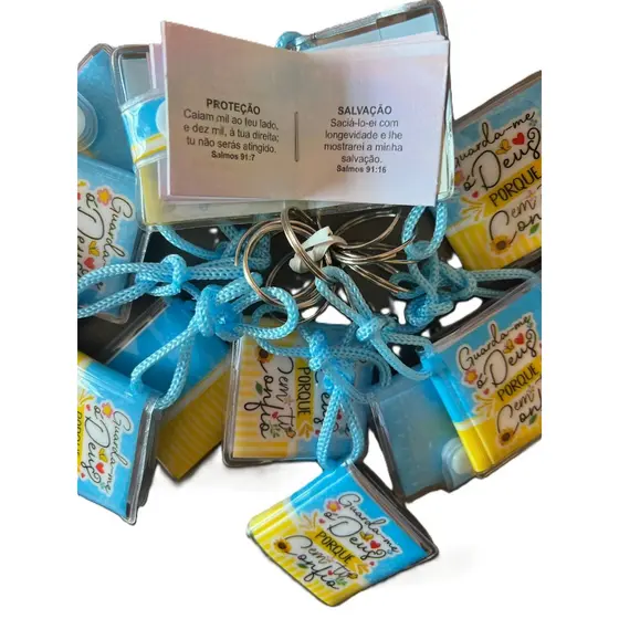 kit com 12 chaveiros de lembrancinha mini bíblia, guarda-me o Deus