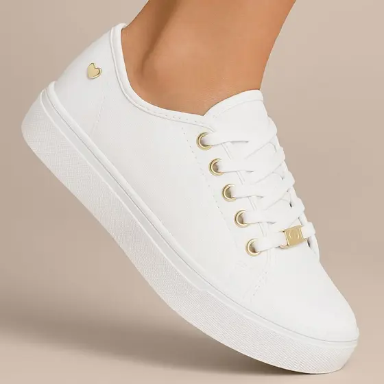 Tênis Feminino Pingente Coração Branco Casual Confortável Slip On