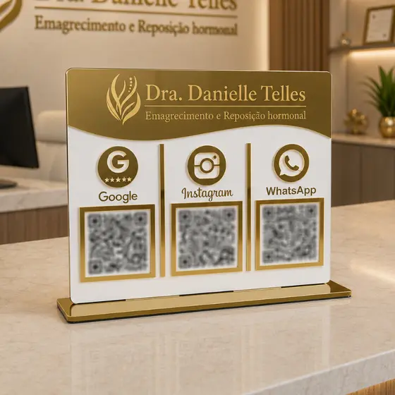 Display de Mesa 03 QRCodes personalizado MDF e Acrílico Espelhado com Logo Personalizado