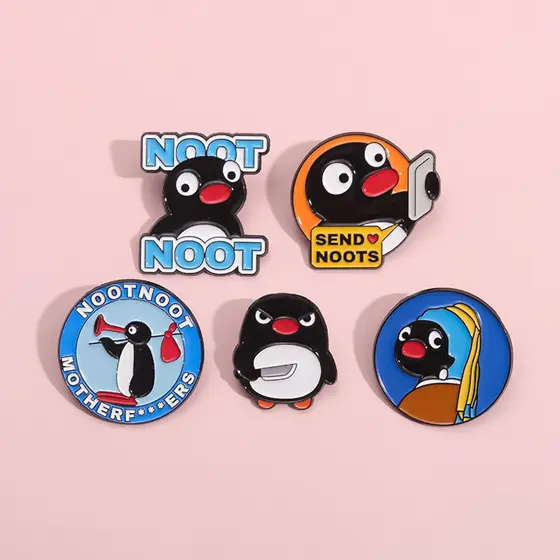 Pinguim Engraçado Enviar Noots Broche Pinos Dos Desenhos Animados Metal Emblemas Acessórios Presentes