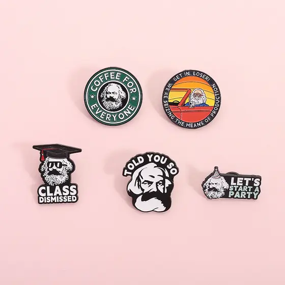 Get in Loser Karl Marx Meme Broche Pins Personagem Emblemas De Metal Presentes