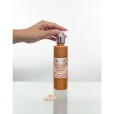 Hidratante corporal e facial Iluminador  Glow Aromaé Brilho Intenso Perfumado e Hidratante