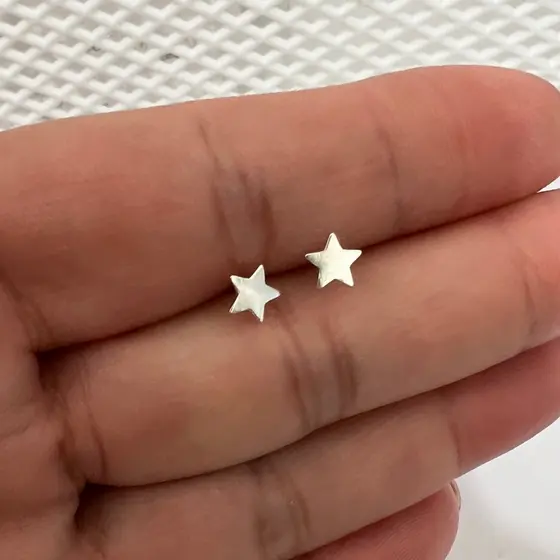 Brinco estrelinha em prata 925 legitima