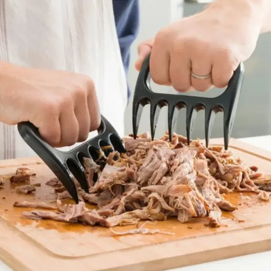 Garra de Urso para Churrasco e Cozinha Desfiar Fixar Partir Higiênica