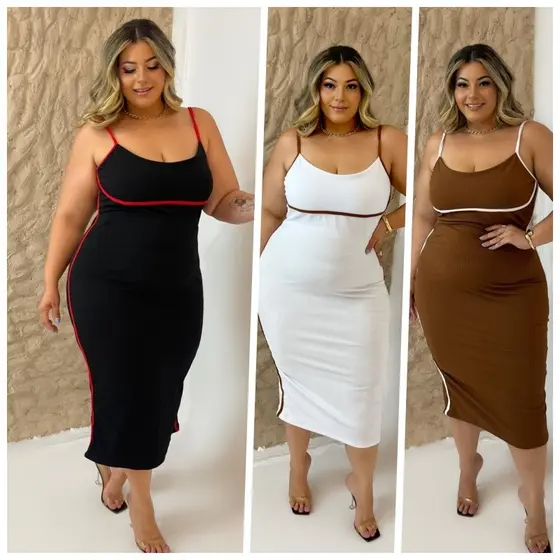 Vestido Plus Size Midi Feminino Justo com Detalhes ao Corpo e Pequena Fenda na Bainha Traseira