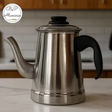 Bule Alumínio Médio 900ml Café Chá Cabo Anti Térmico Resistente Uso Diário