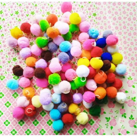 Pompom com elástico tamanho Médio ( Pacote com 30 unidades)