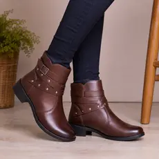 Bota Feminina Cano Curto com Fivela e Tachas Estilo Country Casual