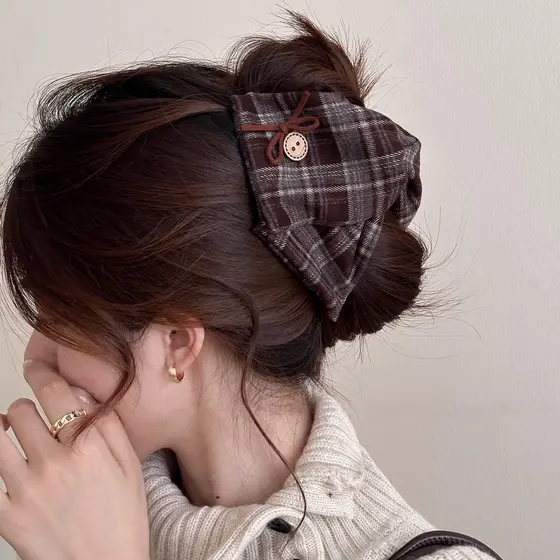 Tecido Feminino Moda Botão Grampo De Cabelo Triângulo Xadrez Tubarão Diariamente Parte De Trás Da Cabeça