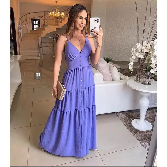 Vestido longo luxo com bojo e botões em detalhes