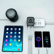 Adaptador Internacional com USB e Tipo-C